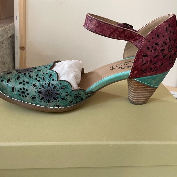 Last Pair!!!PARCHETTA PUMP from L'Artiste by Spring Step - Picture 2 of 8